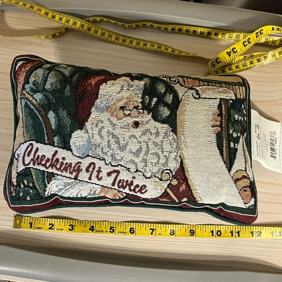 Santa Claus Tapestry Coming to town Holiday Christmas Pillow accent Red Green - Picture 6 of 9